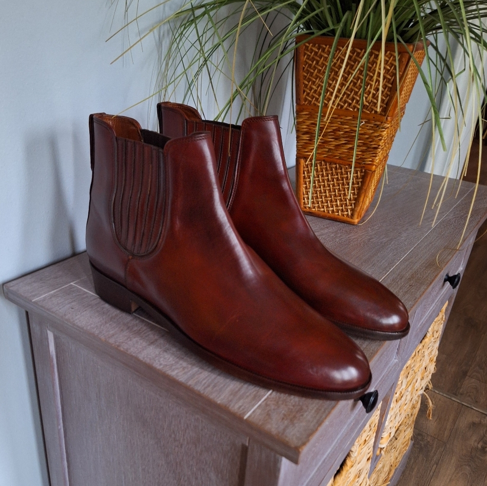 BRUNO MAGLI Chelsea Boots (Mens Size 9 - Fits like a Size 8.5)
